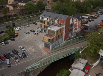 River Office House